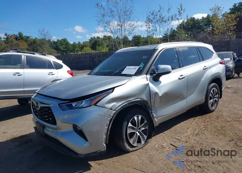 2020 Toyota Highlander Xle z USA, uszkodzony, nr VIN 5TDGZRBH1LS037636